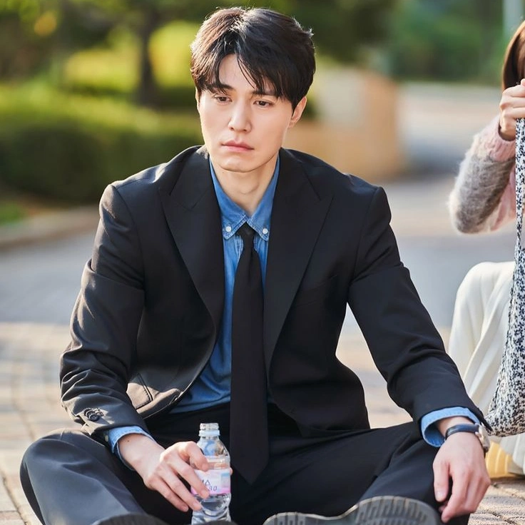 Lee Dong Wook 